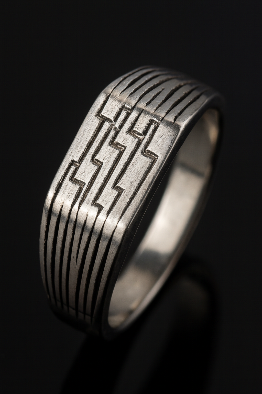 Titan Line Ring | 92.5 Silver