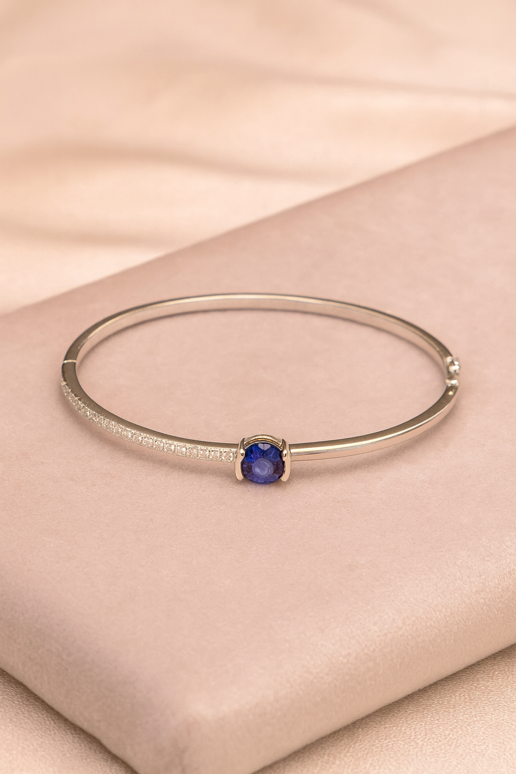 Silver blue stone 92.5 kada